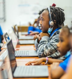 OnYourMark Student Uplift Pplaid Shirt